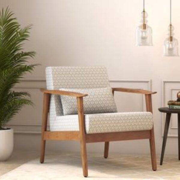 Tufted Bedroom Chair with Wooden Legs