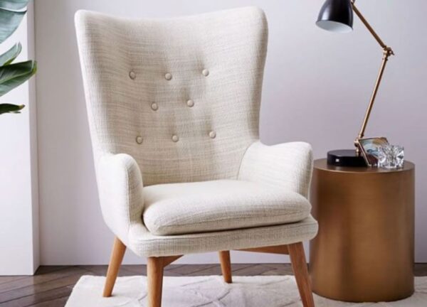 Elegant Bedroom Chair – Soft Upholstery & Refined Design