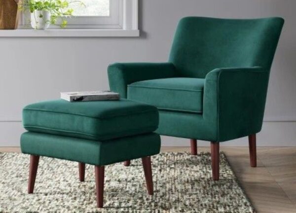 Classic Wing Chair – Timeless Design with High Backrest
